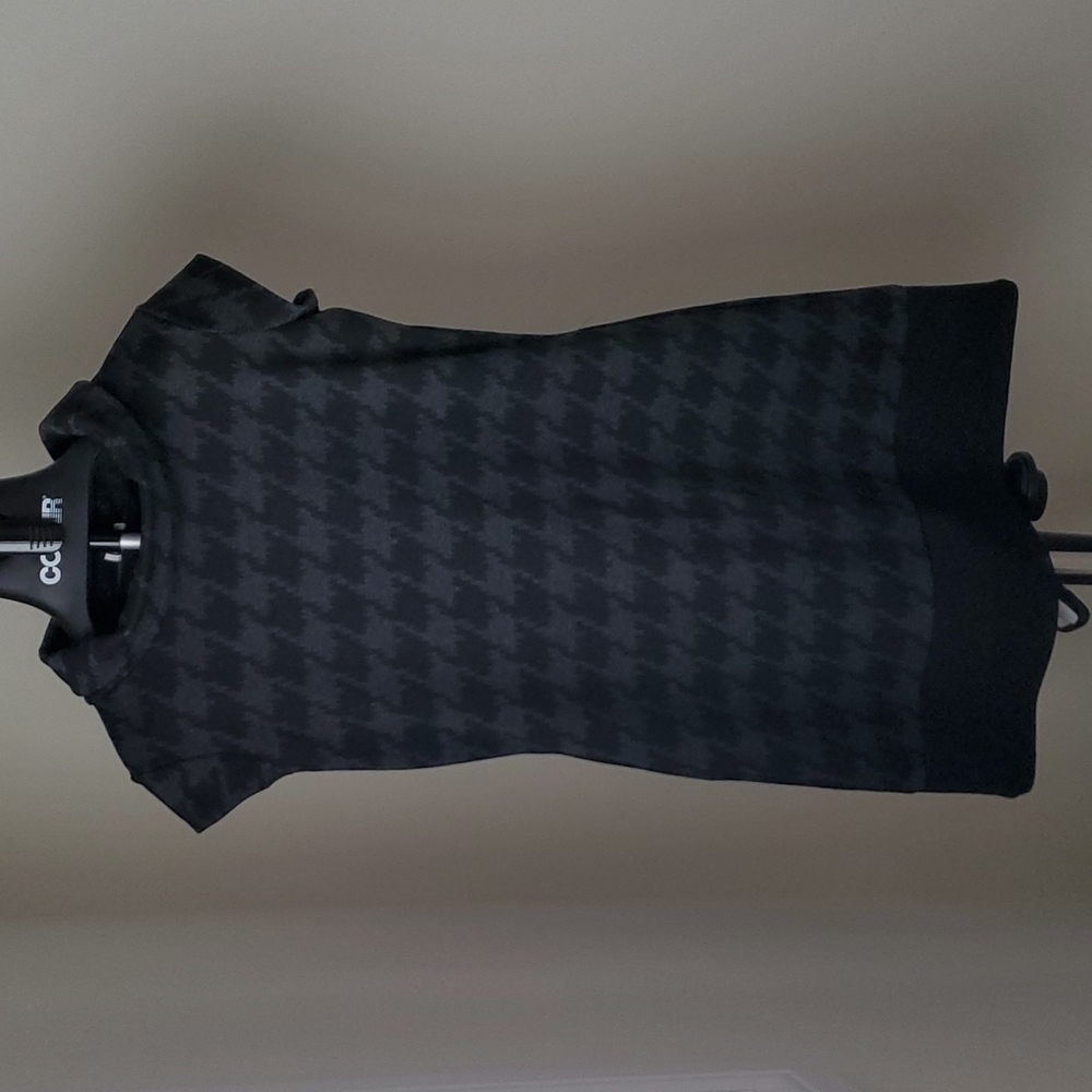 Dynamite hounds tooth mock neck dress with POCKETS! in size large